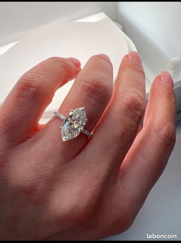Bague De Fiançailles Or Blanc 14k Avec Diamant Simulé Marquise 2.75 Carats - Taille Personnalisable 4 à 12 US - Neuf