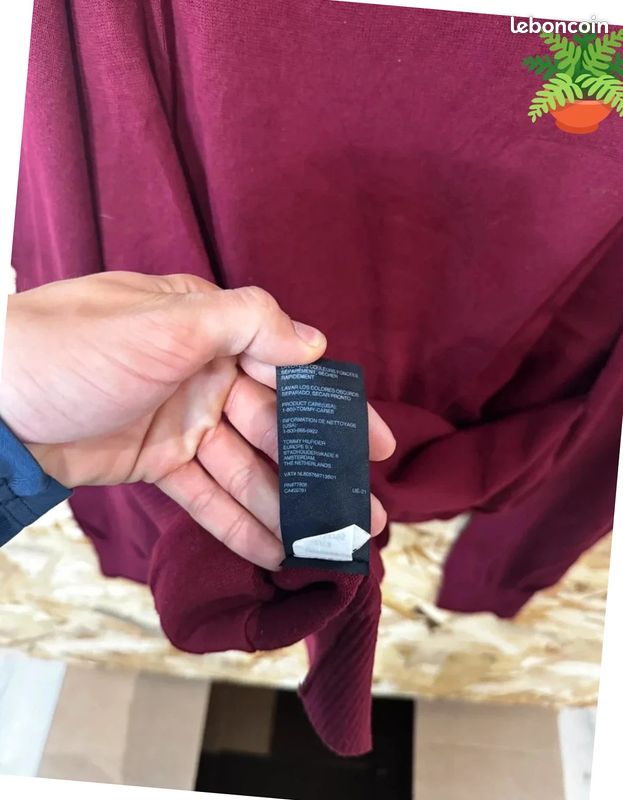 Pull tommy hilfiger rouge bordeaux col v taille XL vintage (image 6)
