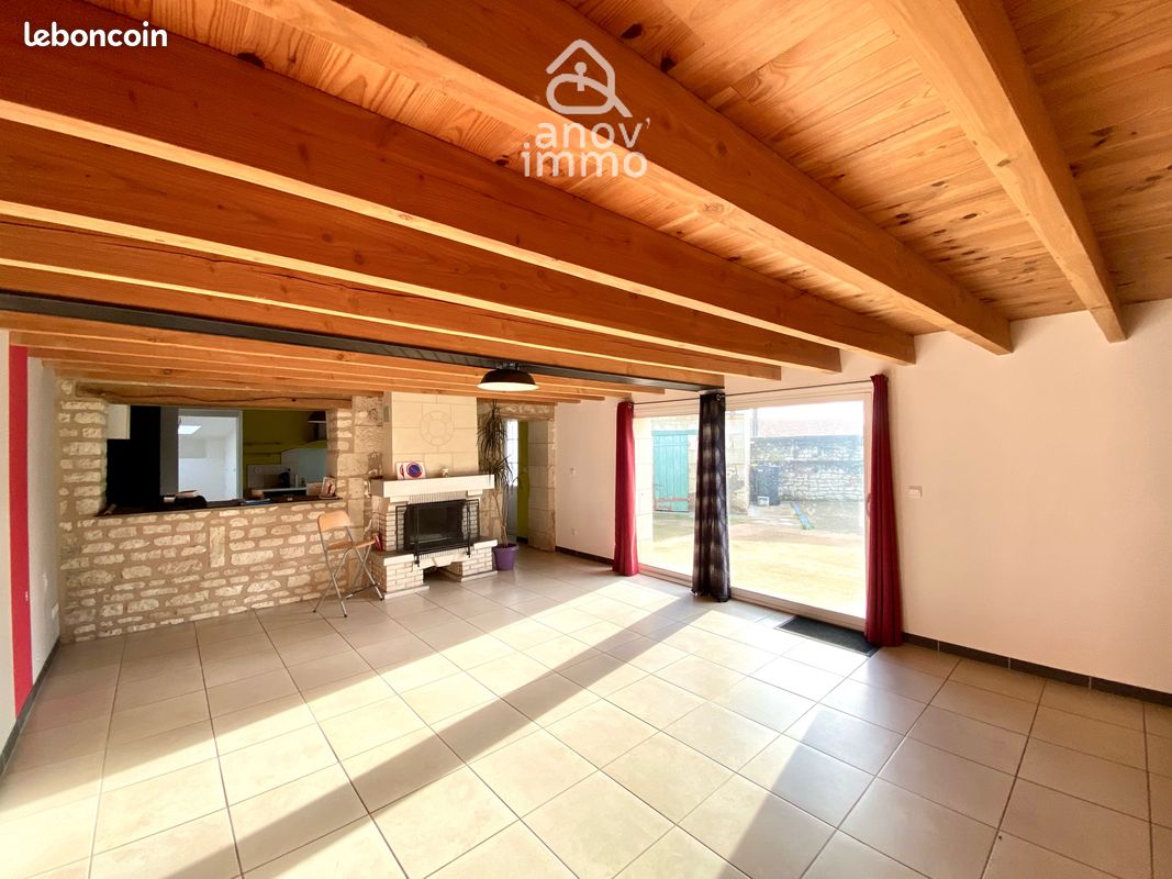 Maison 7 pièces 184 m² · à Scorbé-Clairvaux · 184 m² · 187 000 €