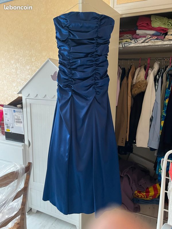 Robe cérémonie (image 1)