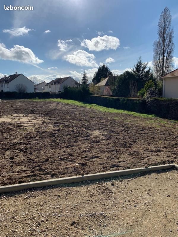Terrain 585 m² · à Béhoust · 137 000 €
