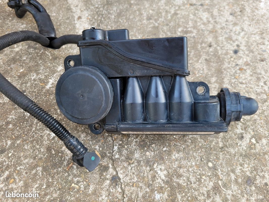 Separateur d'huile / valve PCV audi a6 c6 4f 4.2 fsi V8 349 350 354 355 a4 s4 s5 s6 s8 a8 q7