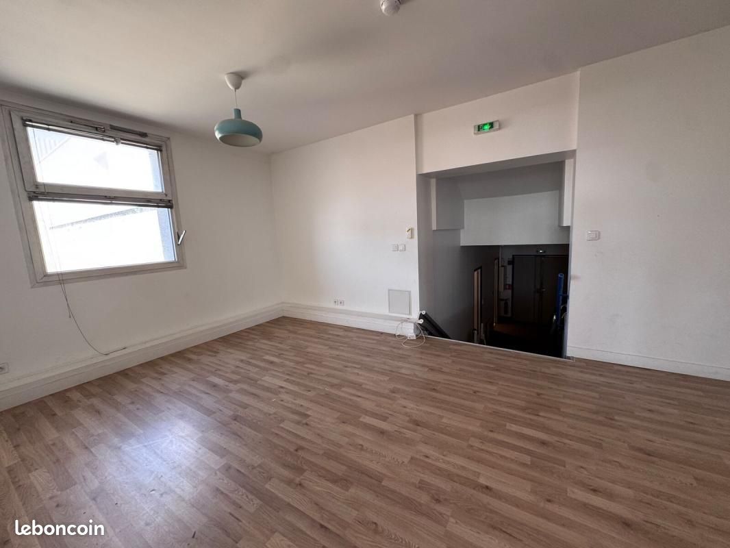 Bureaux 235 m² (image 2)