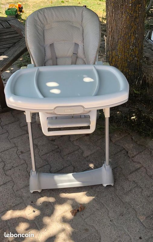 Chaise haute (image 1)