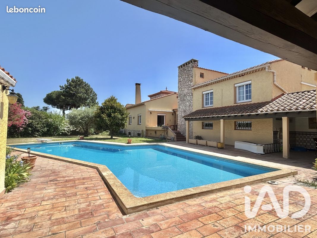 Maison 10 pièces 400 m² · à Elne · 400 m² · 949 000 €