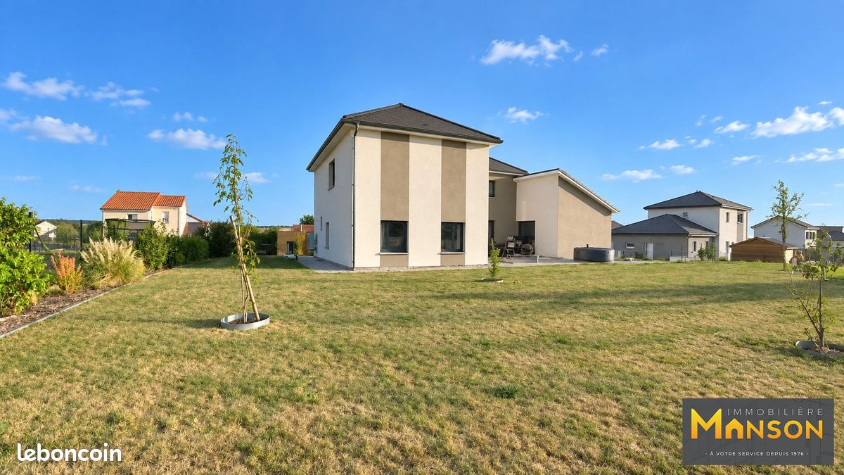 Maison 8 pièces 235 m² · à Courbesseaux · 235 m² · 495 000 €