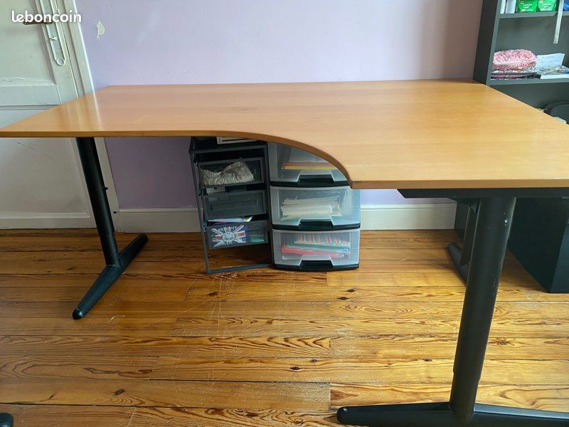 Vends grand bureau d’angle en bois (image 1)