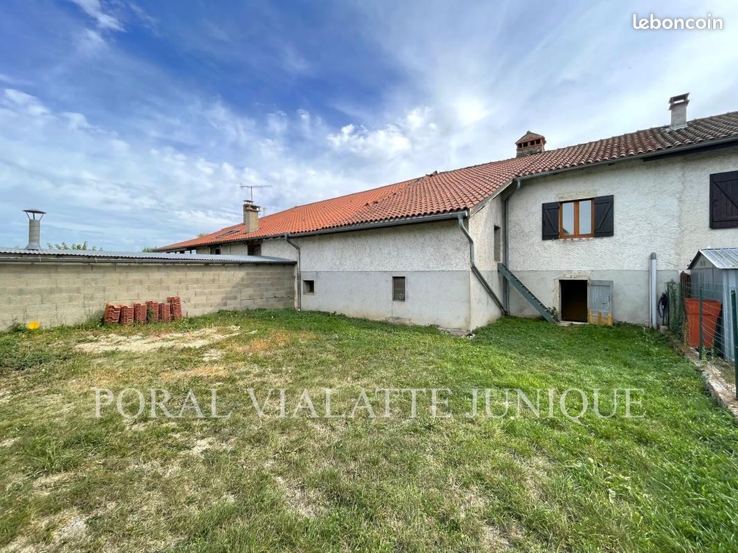 Maison 6 pièces 140 m² · à Druillat · 140 m² · 145 000 €