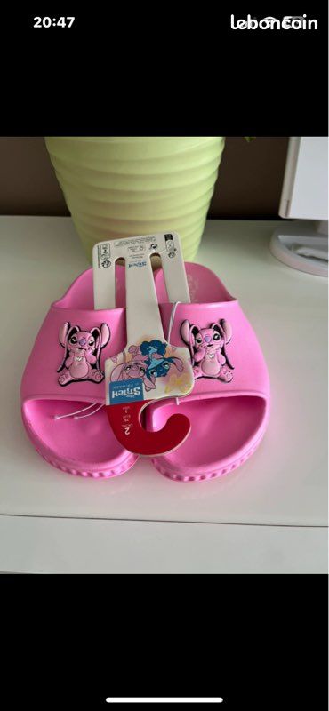 Claquettes Stitch pointure 35 Chaussures