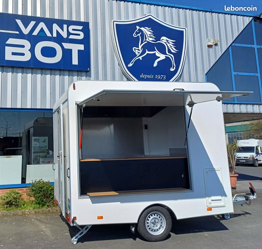Disponible : Remorque foodtruck à aménager, tractable sans permis E (image 5)