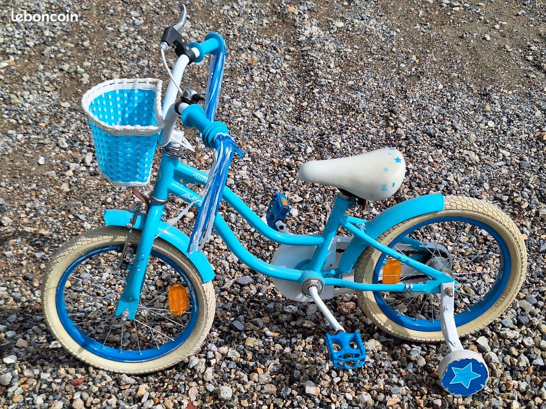 Vélo marque amigo avec roulette et panier
Panier et roulettes (image 1)