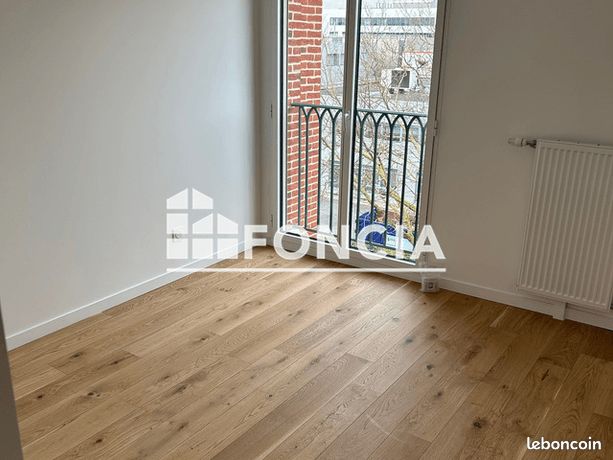 https://img.leboncoin.fr/api/v1/lbcpb1/images/1a/07/6f/1a076fd83407aaa626b3c94d13b672ef293ccd94.jpg?rule=ad-image