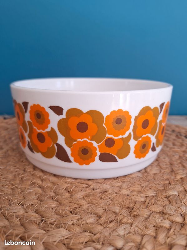 Saladier Vintage Arcopal Lotus – Orange, Motif Floral, Années 70 – Verre Trempé
