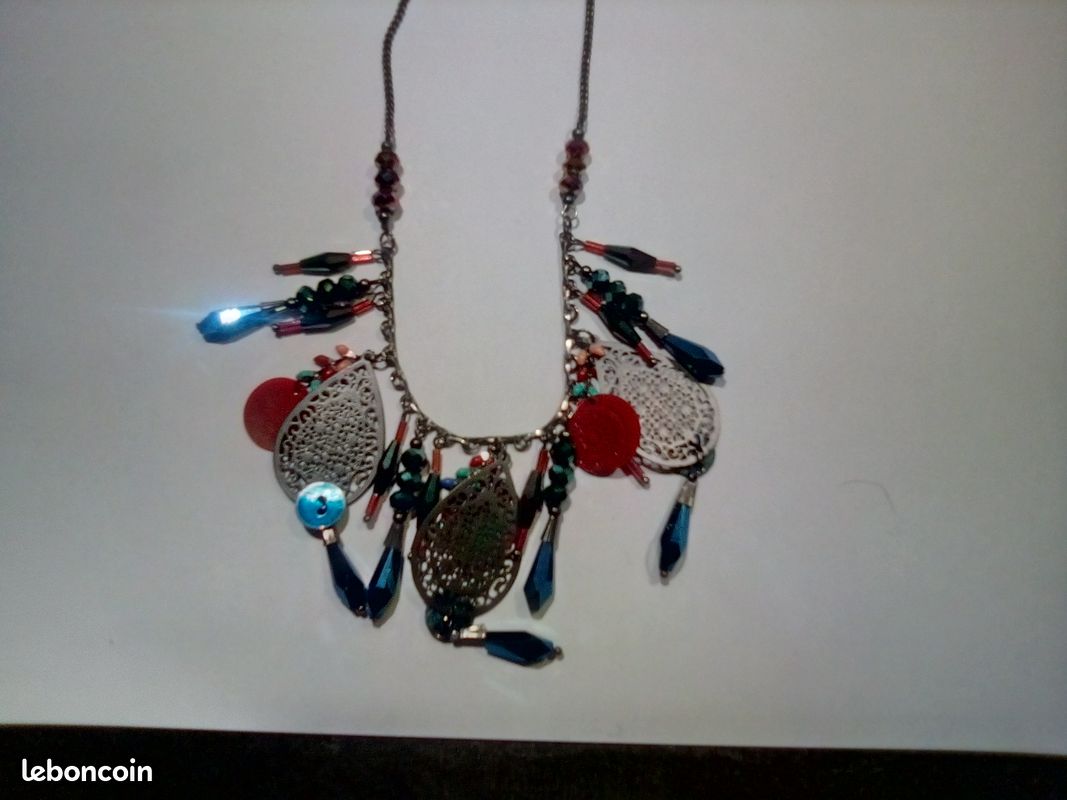 Collier fantaisie (image 2)