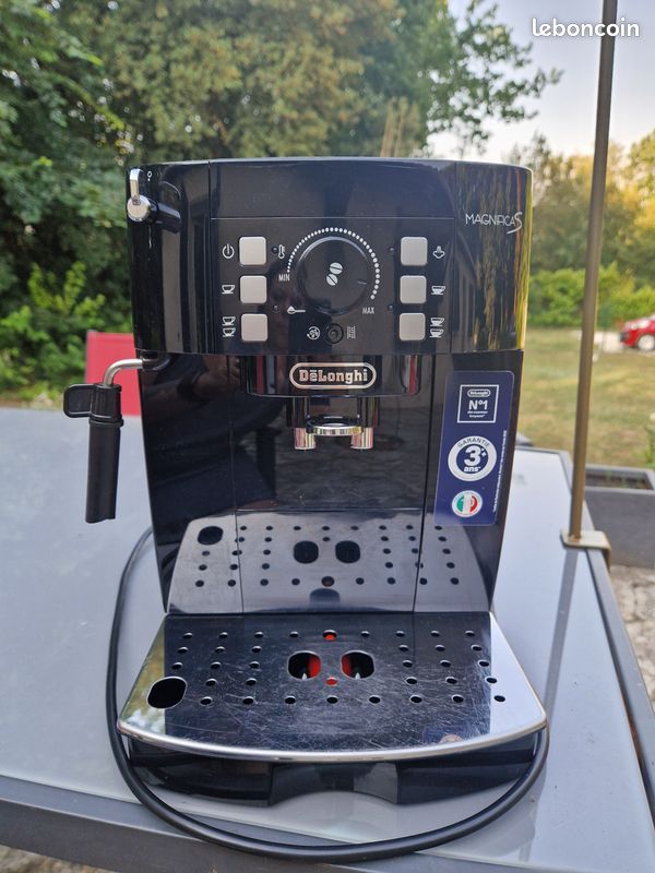 Machine à expresso Delonghi Magnifica S (image 2)