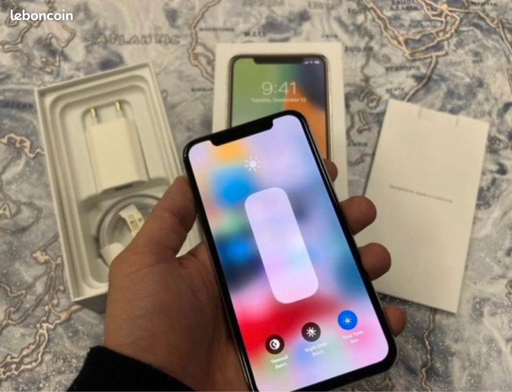 IPhone X + ACCESSOIRES 👀 (image 3)