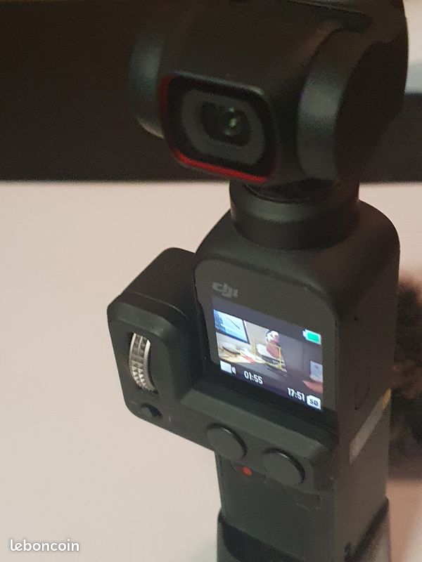DJI Pocket 2 Creator Combo 3 Axis Camera. Gimbal 4K 64MP. 8x Zoom. AI Editor. DJ