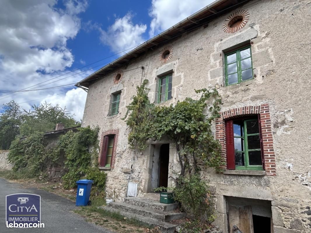 Maison 6 pièces 125 m² · à Eyjeaux · 125 m² · 87 000 €
