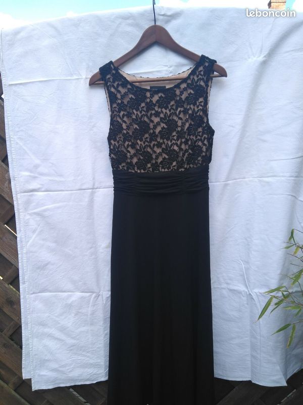 Robe classique noire - Taille S (image 1)