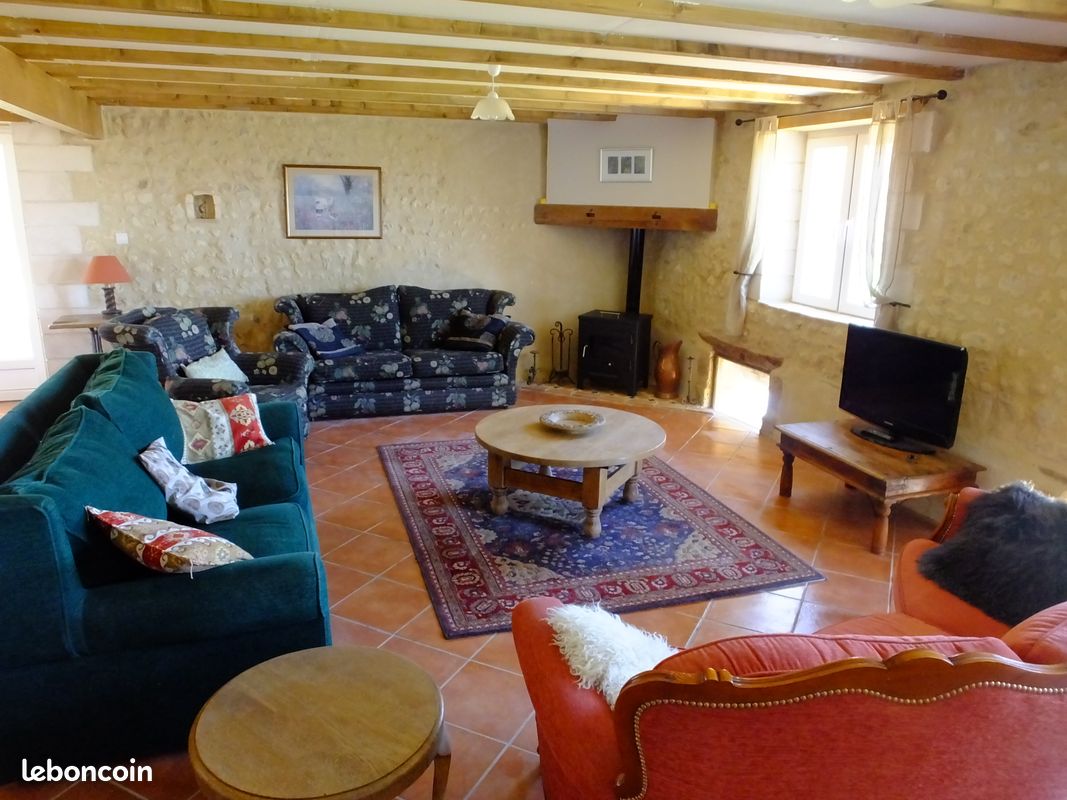 Gite Grange Convertie, “Les Hirondelles” , Sit. Campagne, Montmoreau St Cybard, 13 pers + lit bébé (image 7)