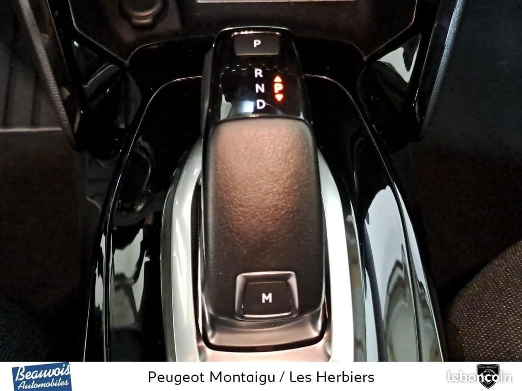 Peugeot 208 Style PureTech 100 S&S EAT8 (image 12)