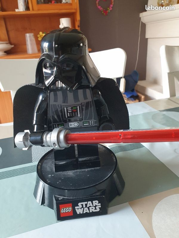 Lampe de bureau dark vador (image 1)
