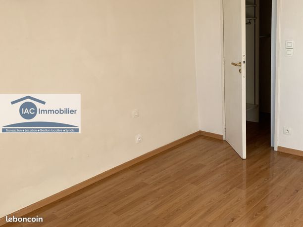 https://img.leboncoin.fr/api/v1/lbcpb1/images/1a/0c/b8/1a0cb83272984ec0d0722bce4134c9a3e81b11b6.jpg?rule=ad-image