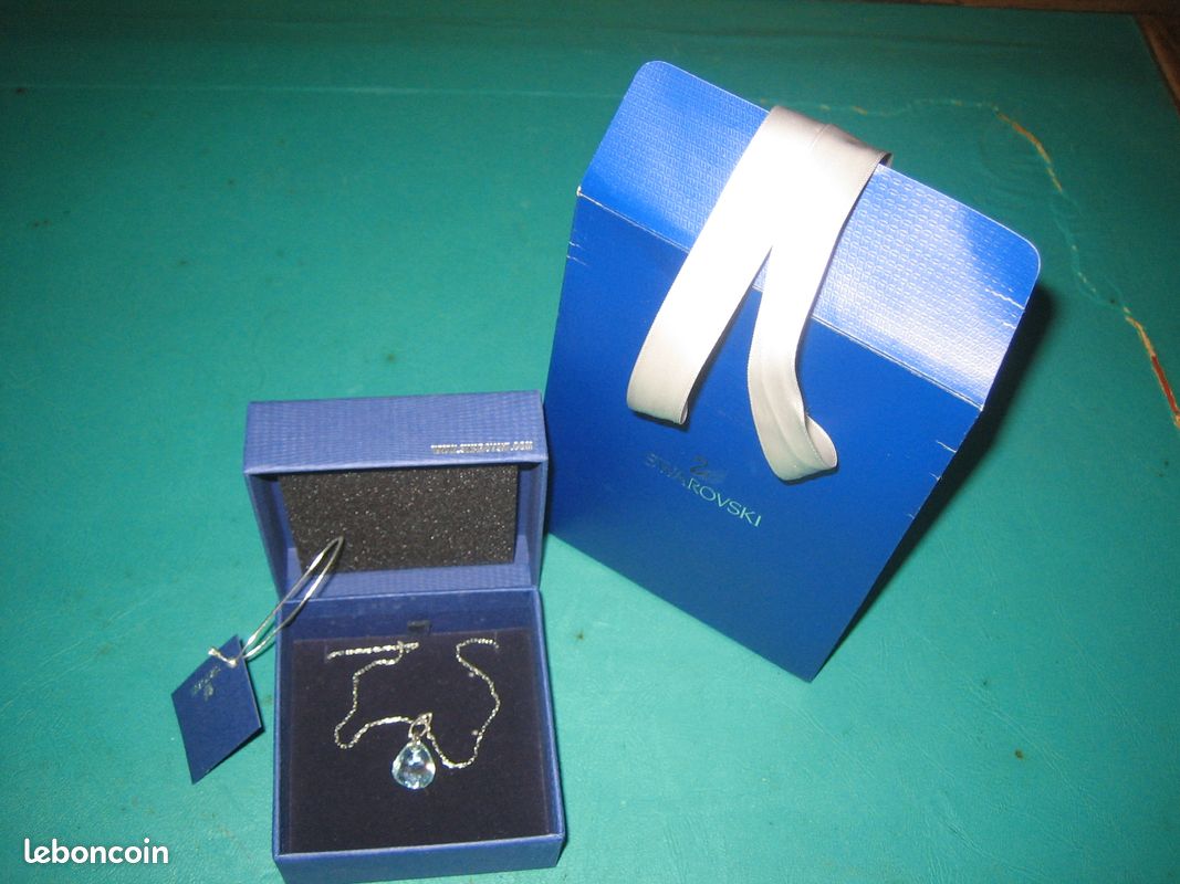 Collier et pendentif swarovski (image 1)