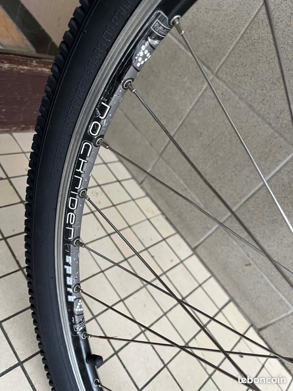 VTT de la marque Rockrider cadre aluminium roues 26 pouces taille M-L (image 12)