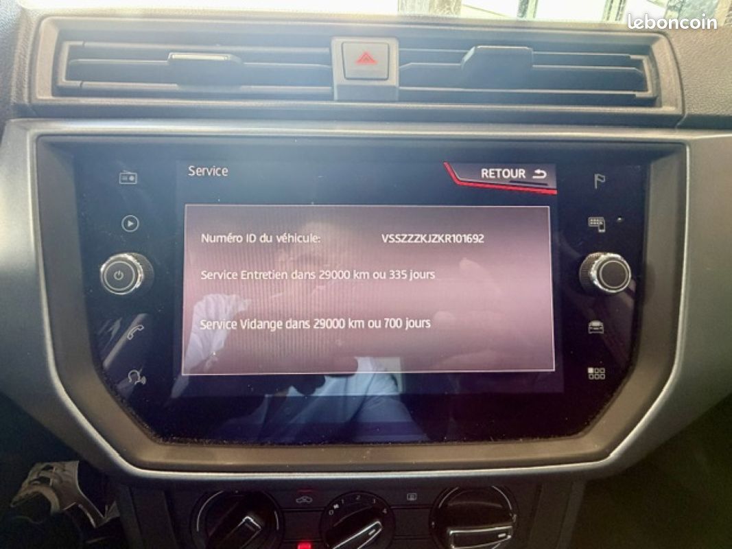 SEAT ARONA 1.0 EcoTSI 95 ch Start/Stop BVM5 Xcellence 185,28 EUROS / MOIS (image 19)