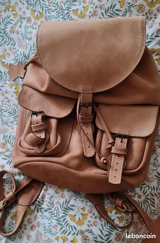 Sac à dos neuf en cuir Nature & Découverte® (image 1)