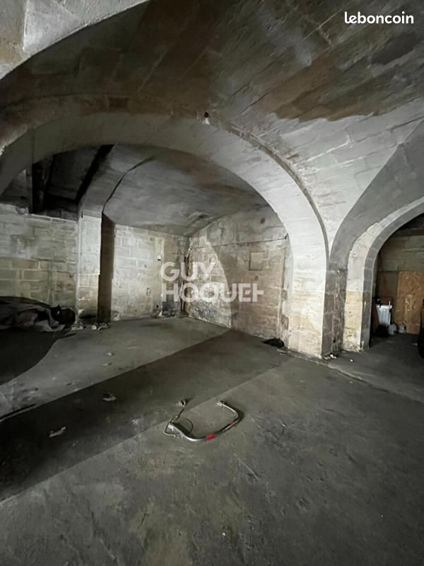 Parking Beaucaire · 16 500 €