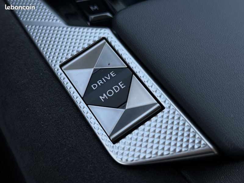 Ds DS 4 1.2 130 CH PERFORMANCE LINE + EAT8 / CAMERA / CARPLAY SANS FIL (image 16)