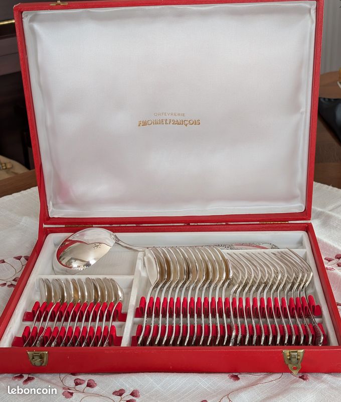 Ménagère Francois Frionnet Métal argenté 7 x 12 pièces + Louche Très
