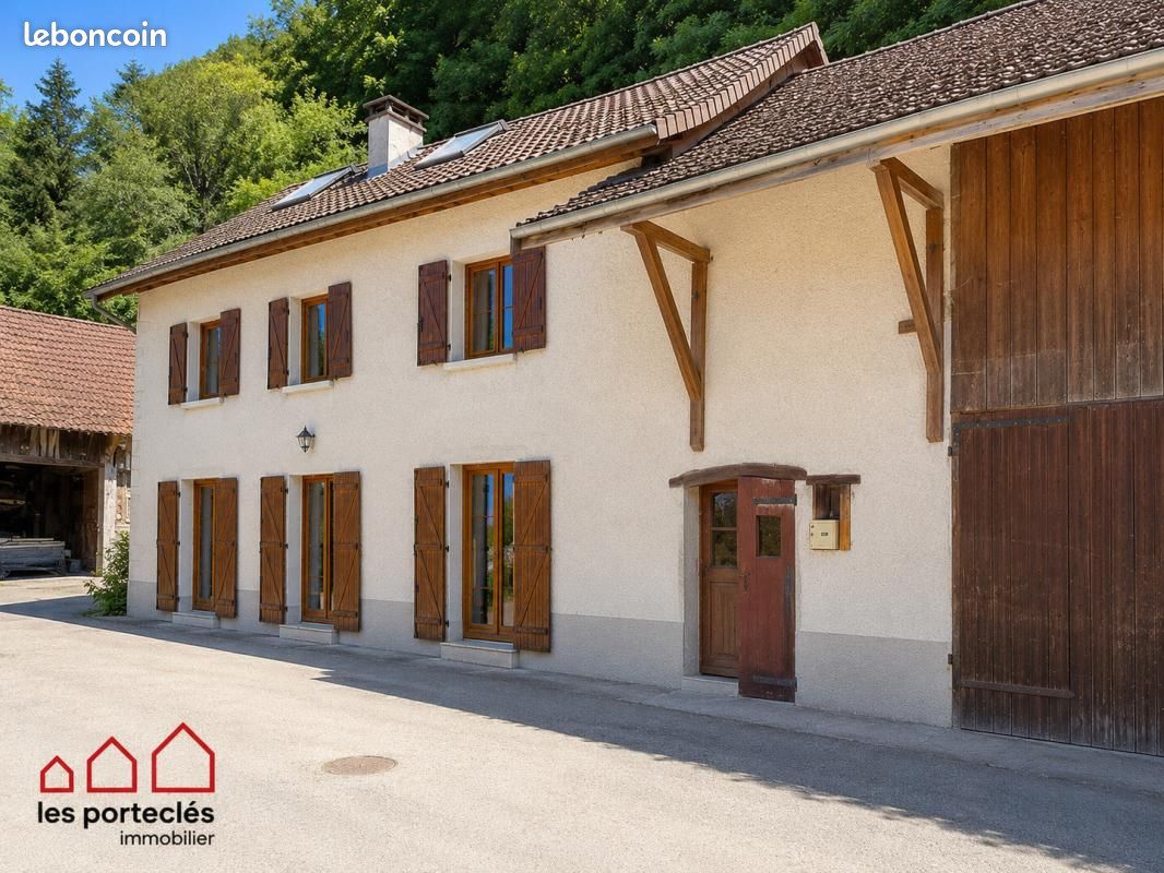 Maison 7 pièces 135 m² · à Entre-Deux-Guiers · 135 m² · 247 000 €