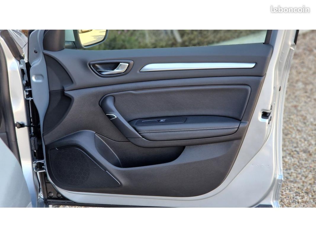 RENAULT MEGANE Mégane 1.5 Blue dCi - 115 - BV EDC 2023 IV BERLINE Techno PHASE 2 (image 24)