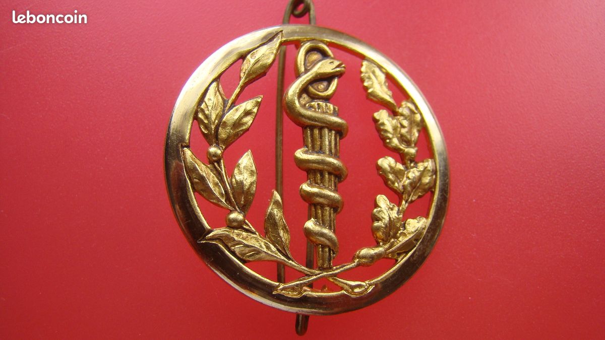 Insigne de beret service de sante (image 1)