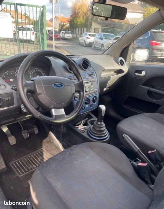 Ford Fiesta 75cv 3p Voitures