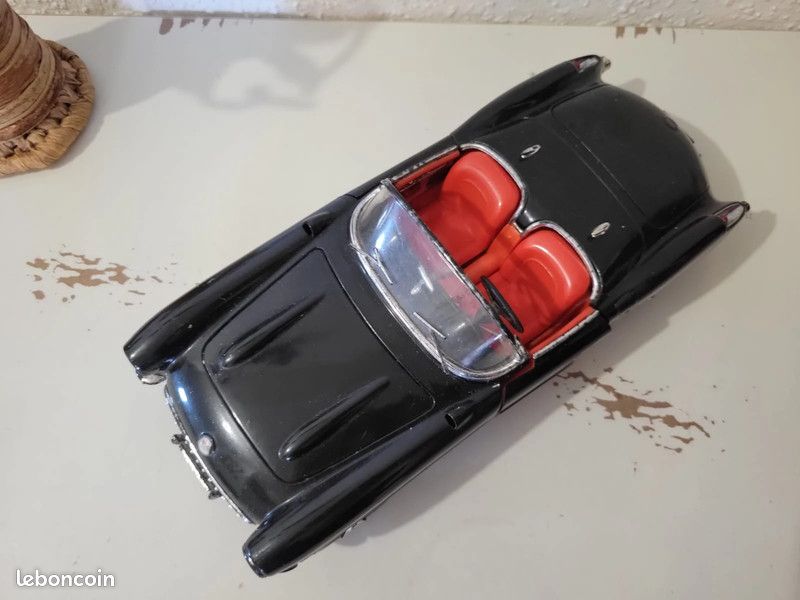 Chevrolet Corvette Cabriolet 1998 - Miniature Burago 1/18 - Verte