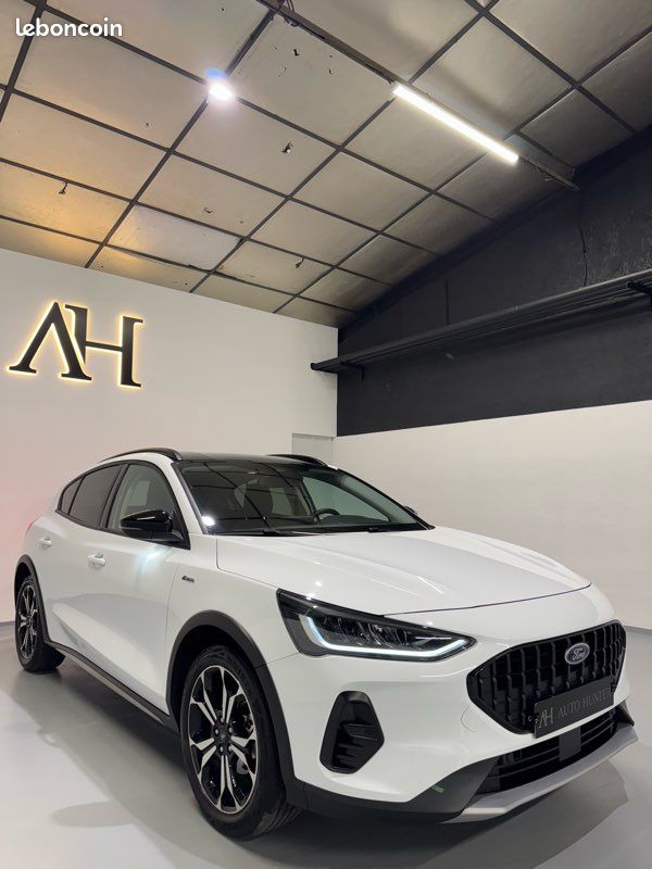 Ford Focus IV ACTIVE X 1.0 ECOBOOST 155 MHEV - 1ère main - Garantie constructeur 2029 - Suivi Ford - Feu Led - CarPlay - Pack noir - KeylessGo - Sièges & volants chauffants - Caméra de recul (image 3)