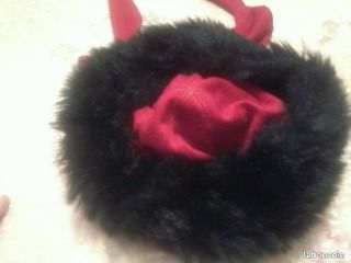 Bonnet chapka femme neuf rouge et noir (image 1)