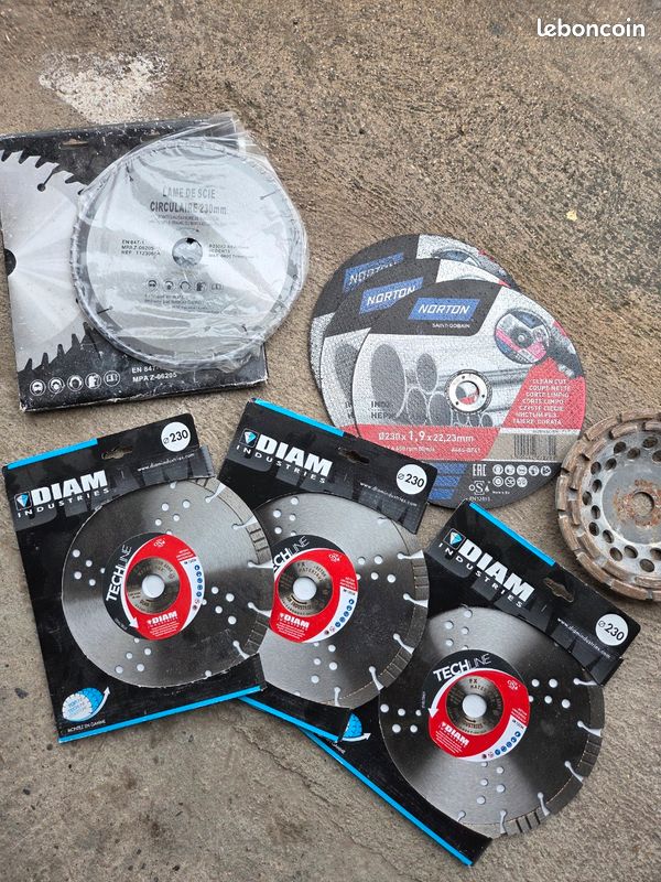 Lot ou Detail Disque 230 et 180 (image 1)