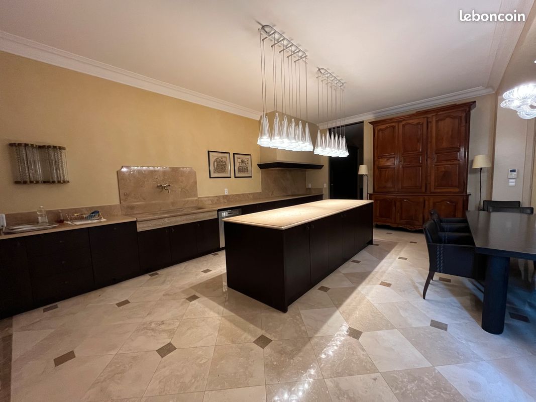Maison 9 pièces 265 m² · à Castelnaudary · 265 m² · 520 000 €