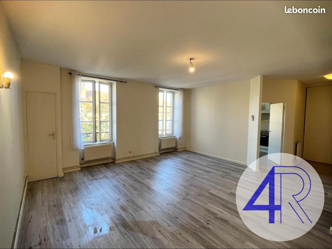 Appartement 3 pièces 77 m² · à Belleville-en-Beaujolais · 77 m² · 755 €