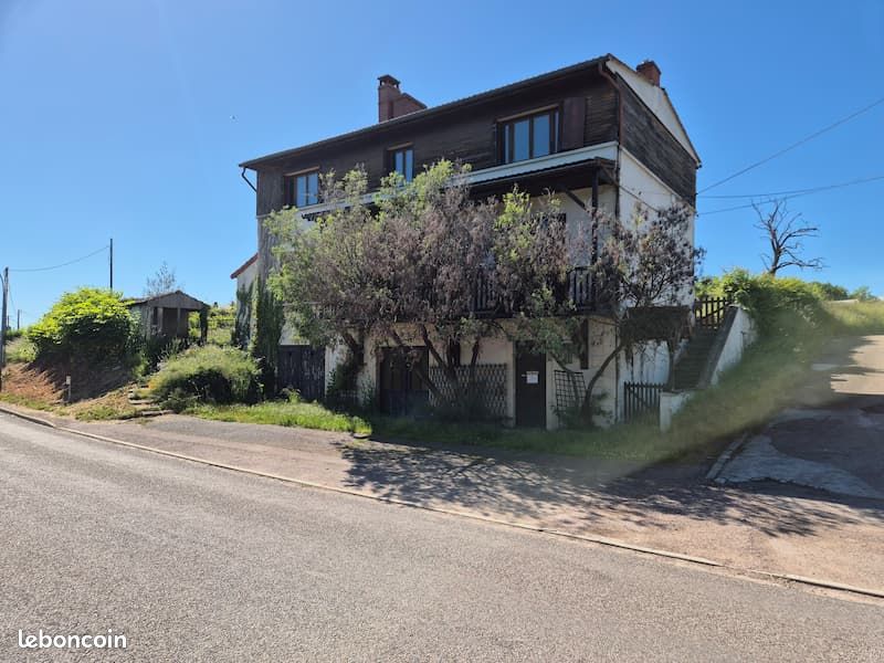 Maison 8 pièces 194 m² · à Écuisses · 194 m² · 130 000 €
