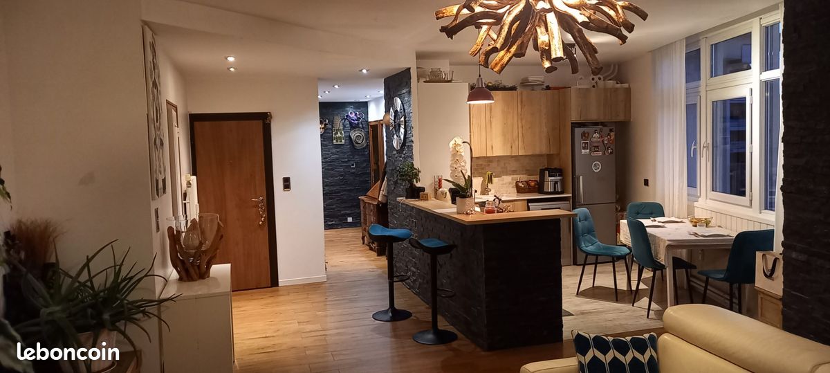 Appartement 3 pièces 80 m² · à Annemasse · 80 m² · 1 700 €