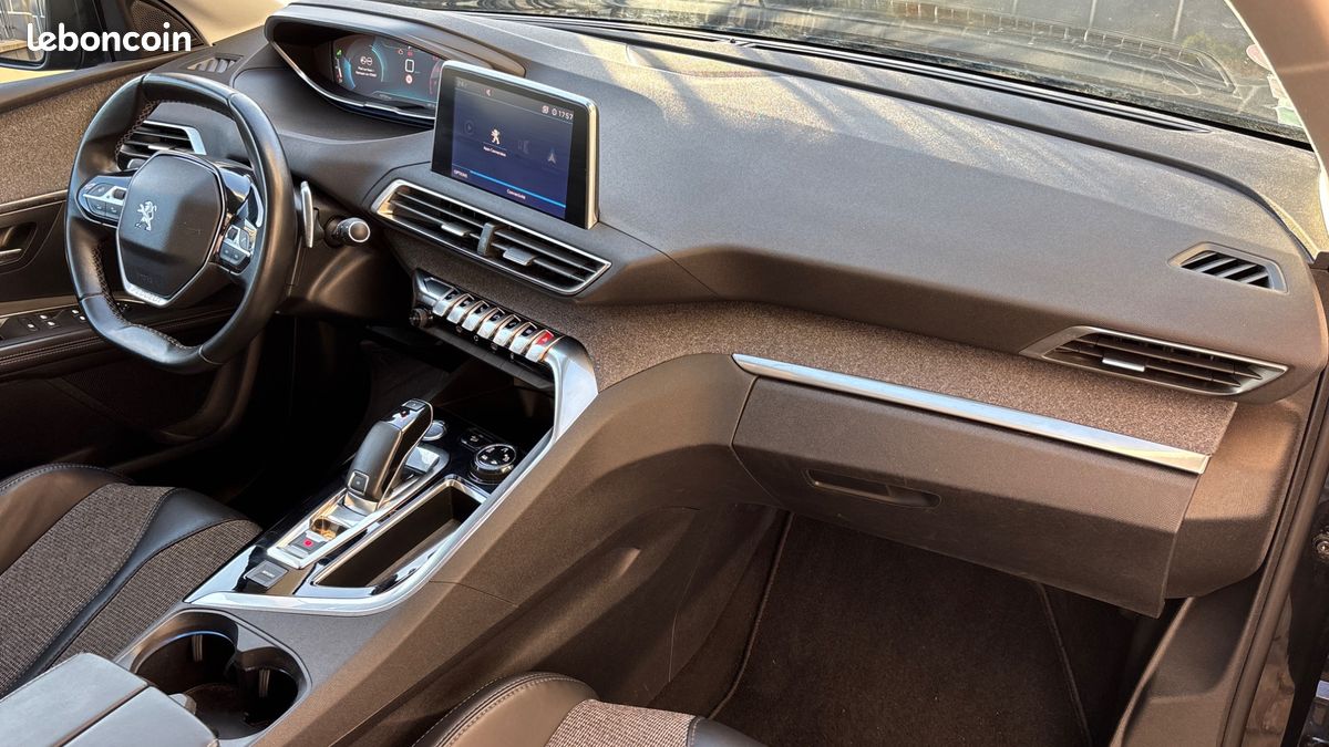 PEUGEOT 3008 1.2 PURETECH 130ch ALLURE EAT6 - Entretien complet * Carplay * Caméra * Grip Control (image 25)