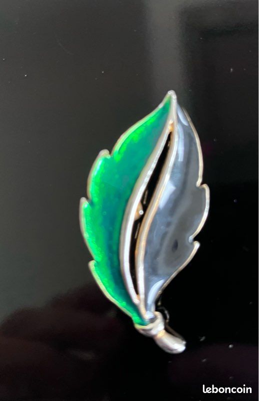 superbe broche papillon métal doré émaillé 1 pierre verte & strass