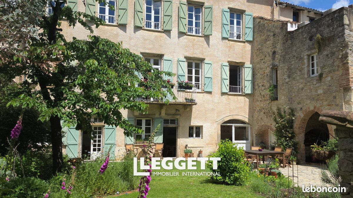 Maison 17 pièces 235 m² · à Saint-Antonin-Noble-Val · 235 m² · 697 000 €