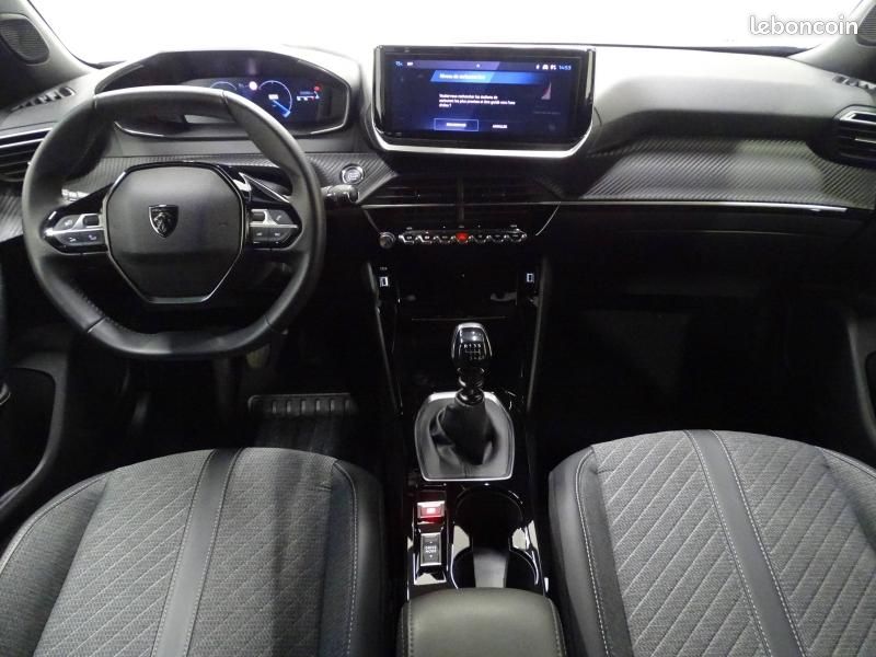 Peugeot 2008 1.2 100ch S&S Allure (image 10)